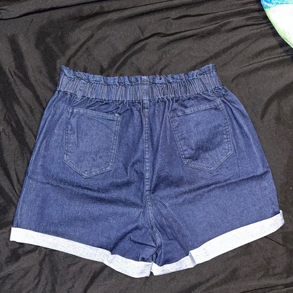*BRAND NEW* PLEASE BUY, moving! Size Large Super Stretchy Cute Shorts - Picture 3 of 6
